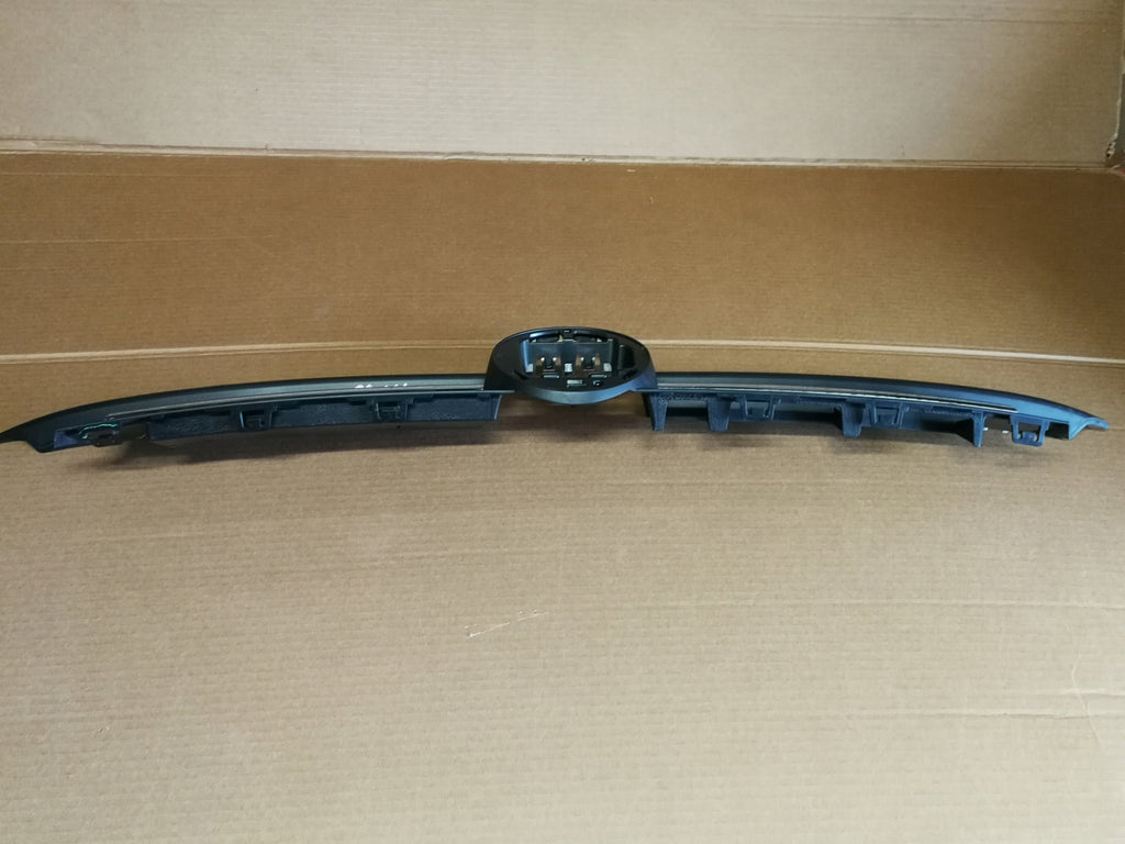 VOLKSWAGEN POLO VI 2GS ATRAPA GRILL
