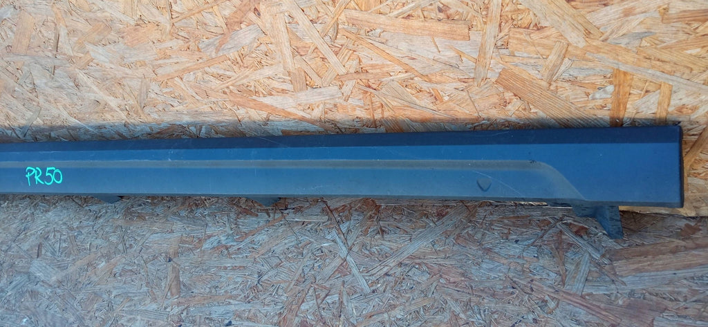 Seat Arona 17- SCHWELLERLEISTE TÜREINSTIEGSLEISTE RECHTS 6F9853852