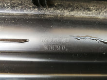 Load image into Gallery viewer, PEUGEOT 308 LIFT 11- ATRAPA KRATKA ŚRODKOWA GRILL ZDERZAKA PRZÓD 9674675177