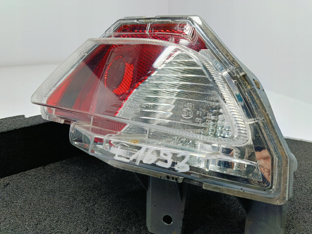 TOYOTA RAV 4 IV LIFT 15- LAMPA PRAWA TYŁ ZDERZAKA PRZECIWMGIELNA 8148042060