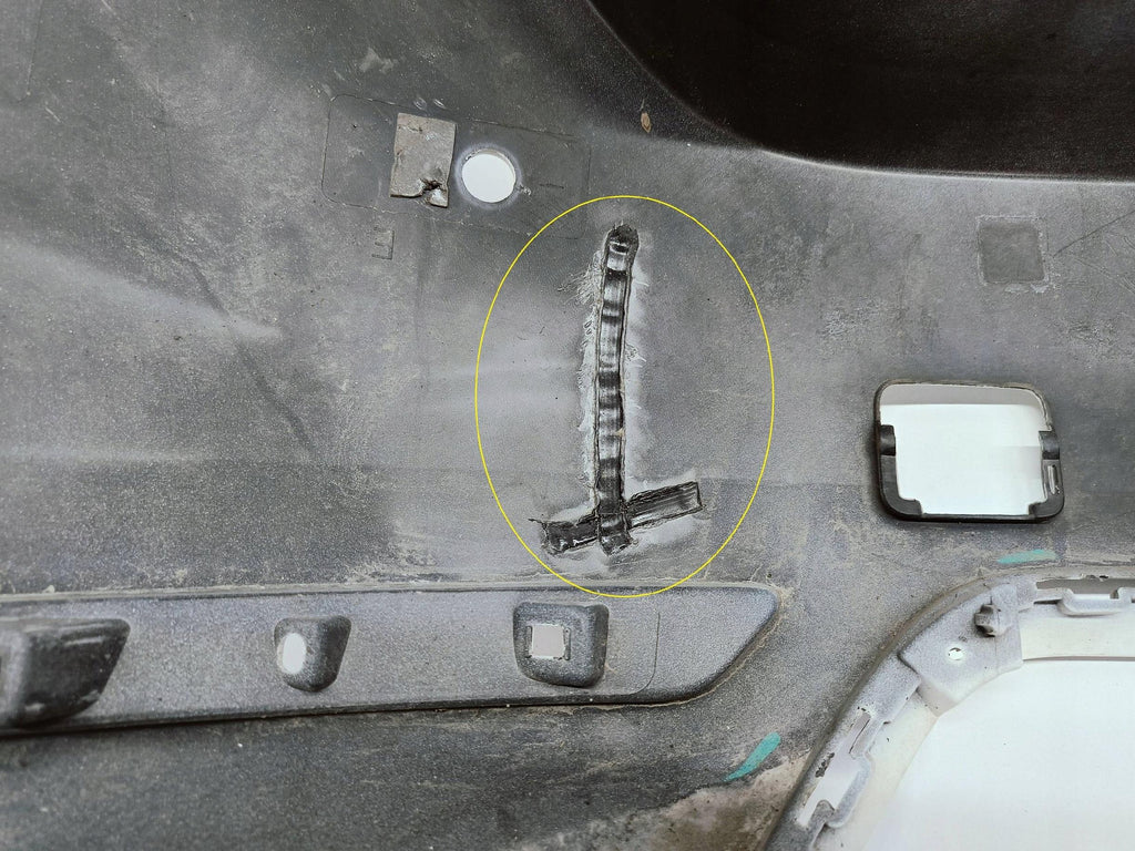 Peugeot 308 II T9 KOMBI SW 13- ZDERZAK TYŁ TYLNY 4XPDC 9800996477