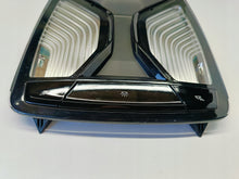 Laden Sie das Bild in den Galerie-Viewer, BMW 3 G20 G21- LAMPKA PODSUFITKI OŚWIETLENIE KABINY SOS 5A43484-01