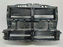 Laden Sie das Bild in den Galerie-Viewer, FORD KUGA MK3 ESCAPE 19- LENKRAD LÜFTUNGSGITTER ROLLO LX6B-A16E146-B2