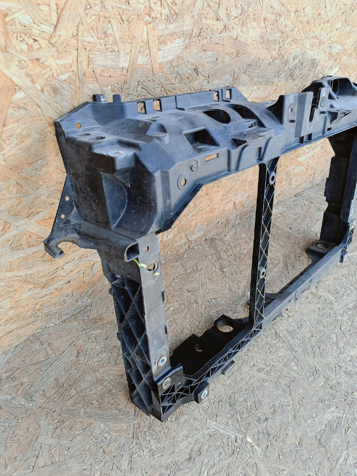Ford Fiesta MK7 Lift 12- Section Front Reinforcement Frontal C1BB-A16E146-Ac — photo 4 of 14