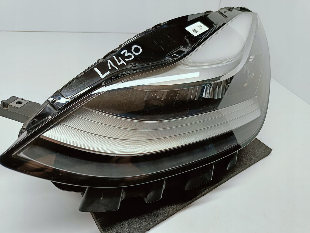 TESLA MODEL 3 III 17- LAMPA LEWA PRZÓD PRZEDNIA FULL LED 1077375-00-C