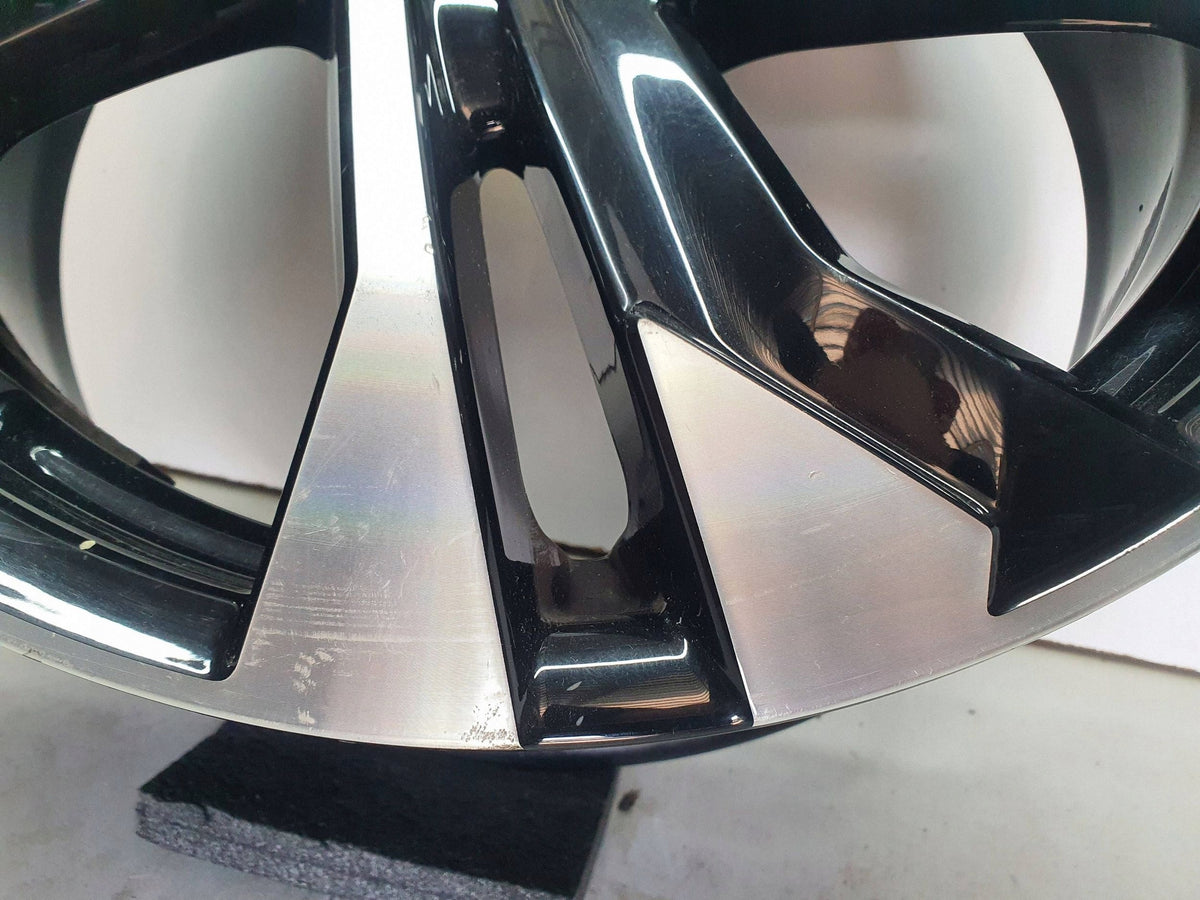 Peugeot 208 2008 II Felga Aluminiowa 17 Cali 6.5x17 ET32 4x108 9828186080 — zdjęcie 10 z 16