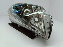 Laden Sie das Bild in den Galerie-Viewer, Suzuki Vitara III LY 15- LAMPA PRAWA PRZÓD LED NIEBIESKA KOITO 100-18095