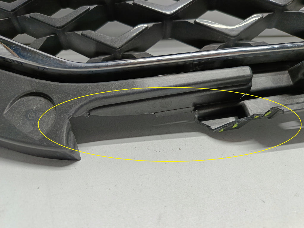SEAT TARRACO 5FJ 18- MITTELGITTER STOßSTANGE VORNE 5FJ853651B