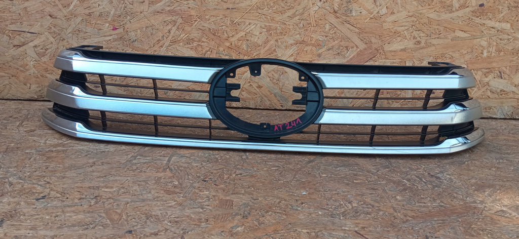 TOYOTA HILUX 15- KÜHLERGRILL STOSSSTANGE VORNE 53111-0K720