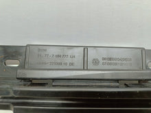 Laden Sie das Bild in den Galerie-Viewer, BMW 5 F10 F11 10- GLEITSTÜCK HALTER HALTERUNG SCHWELLER LINKS VORNE 51777184777