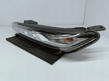 Load image into Gallery viewer, HYUNDAI KONA I 17- LAMPA GÓRNA ŚWIATŁO DRL LEWY PRZÓD 92207-J9000