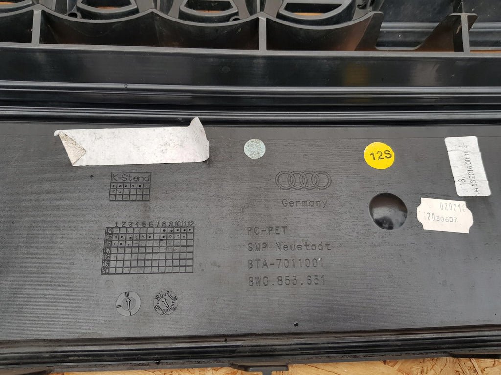 AUDI A4 B9 8W 15- KÜHLERGRILL STOßSTANGE VORNE 8W0853651