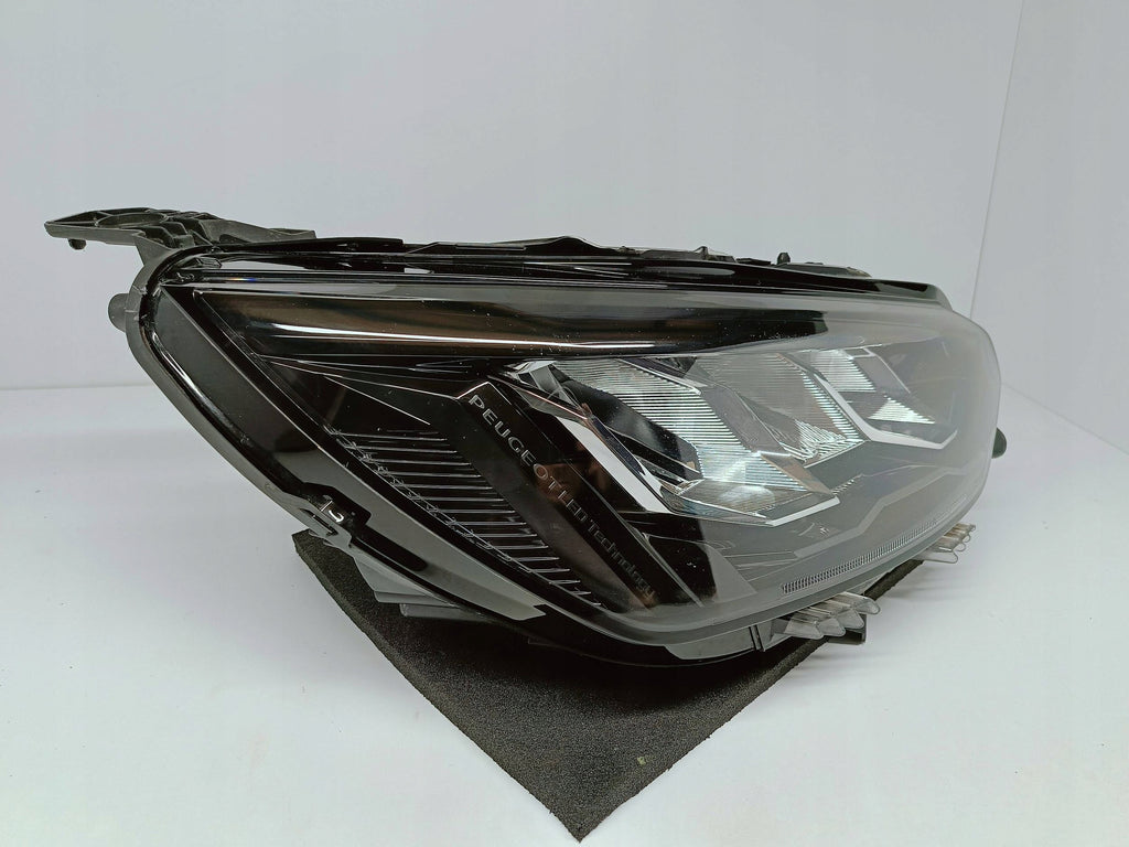 Peugeot 208 II 19- LAMPA PRAWA PRZÓD PRZEDNIA FULL LED EU 9833036180