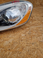 Laden Sie das Bild in den Galerie-Viewer, VOLVO XC60 SCHEINWERFER LINKS VORN EU BIXENON