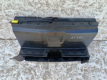 Load image into Gallery viewer, PEUGEOT 3008 III 23- KIEROWNICA WLOT POWIETRZA ROLETA ŻALUZJA 9841341080