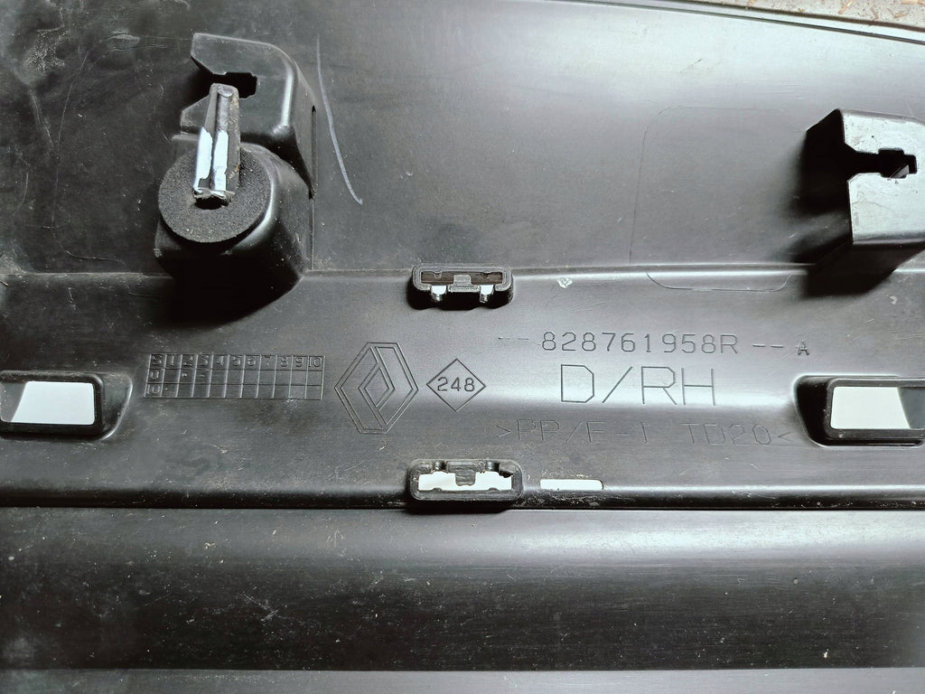 Renault Kadjar 15- LISTWA NAKŁADKA DRZWI PRAWY TYŁ TYLNA 828761958R