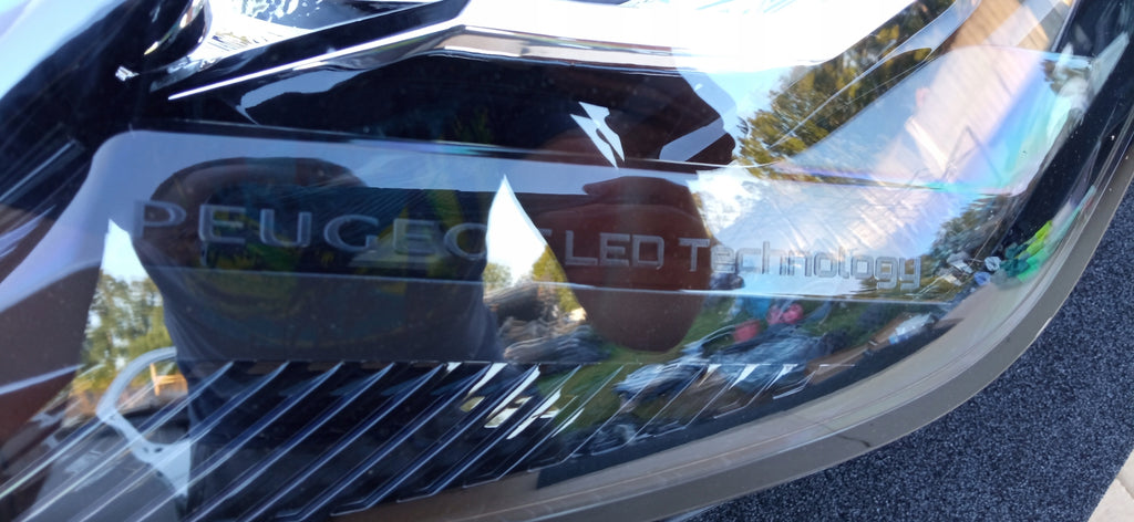 PEUGEOT 208 II 2008 II 19- LAMPA PRAWA PRZÓD LED TECHNOLOGY 9833036180