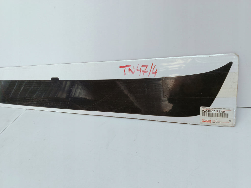 TOYOTA AURIS I NAKLEJKA OKLEINA FOLIA OCHRONNA ZDERZAKA TYŁ PZ438-E0186-00