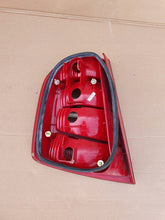 Załaduj zdjęcie do przeglądarki galerii, SKODA FABIA HB 99-04 LAMPA TYŁ TYLNA PRAWA ZSB6Y6945096B 6Y6945112B