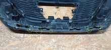 Load image into Gallery viewer, NISSAN QASHQAI II J11 LIFT 17- ATRAPA GRILL ZDERZAKA PRZEDNIEGO 62310HV00A