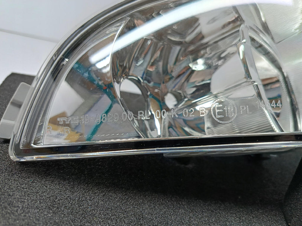 SKODA OCTAVIA II FL 08- HALOGEN LAMPA PRAWY PRZÓD H8/P21W TYC 19-0829-01-2