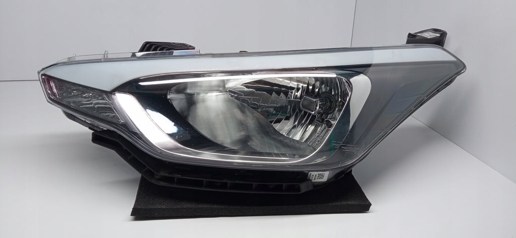 HYUNDAI I20 I 20 II 14- LAMPA REFLEKTOR LEWY PRZÓD ZWYKŁA 92101-C8000