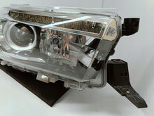 Laden Sie das Bild in den Galerie-Viewer, TOYOTA HILUX VIII 8 15- LAMPA REFLEKTOR PRAWY PRZÓD LED KOITO 0K-56