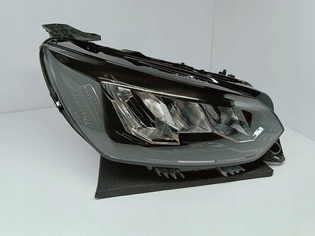 Peugeot 208 II 2 19- LAMPA PRAWA PRZÓD PRZEDNIA FULL LED EU 9855524880