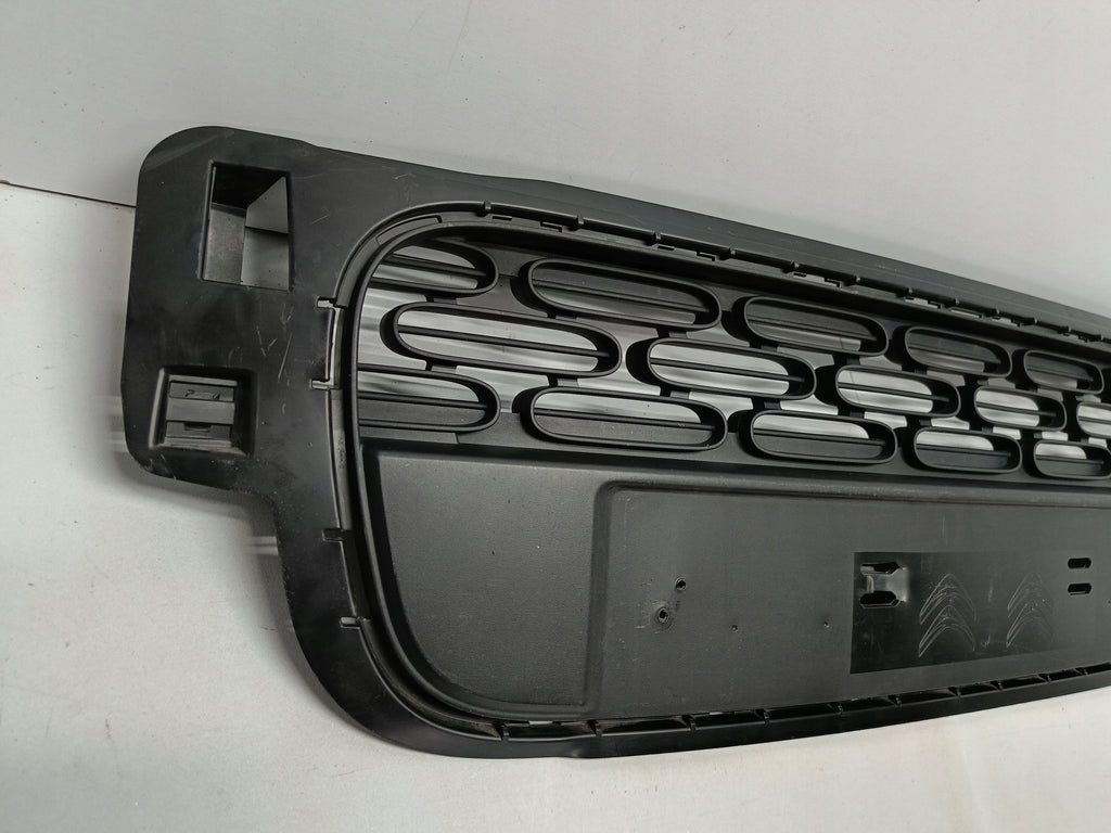 CITROEN C3 III 16- ATRAPA KRATKA ŚRODKOWA GRILL ZDERZAKA PRZÓD 9812061877