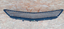 Load image into Gallery viewer, MERCEDES E KLASA W212 09- KRATKA ATRAPA GRILL ZDERZAKA PRZÓD A2128851353