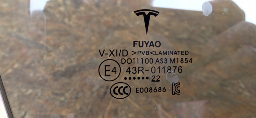 TESLA MODEL Y 19- SZYBA BOCZNA DRZWI PRAWY TYŁ 1495511-00-B