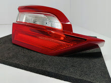 Laden Sie das Bild in den Galerie-Viewer, FORD FIESTA MK8 VII 17- HECKKLAPPENLEUCHTE LINKS HINTEN LED H1BB-13A603-B