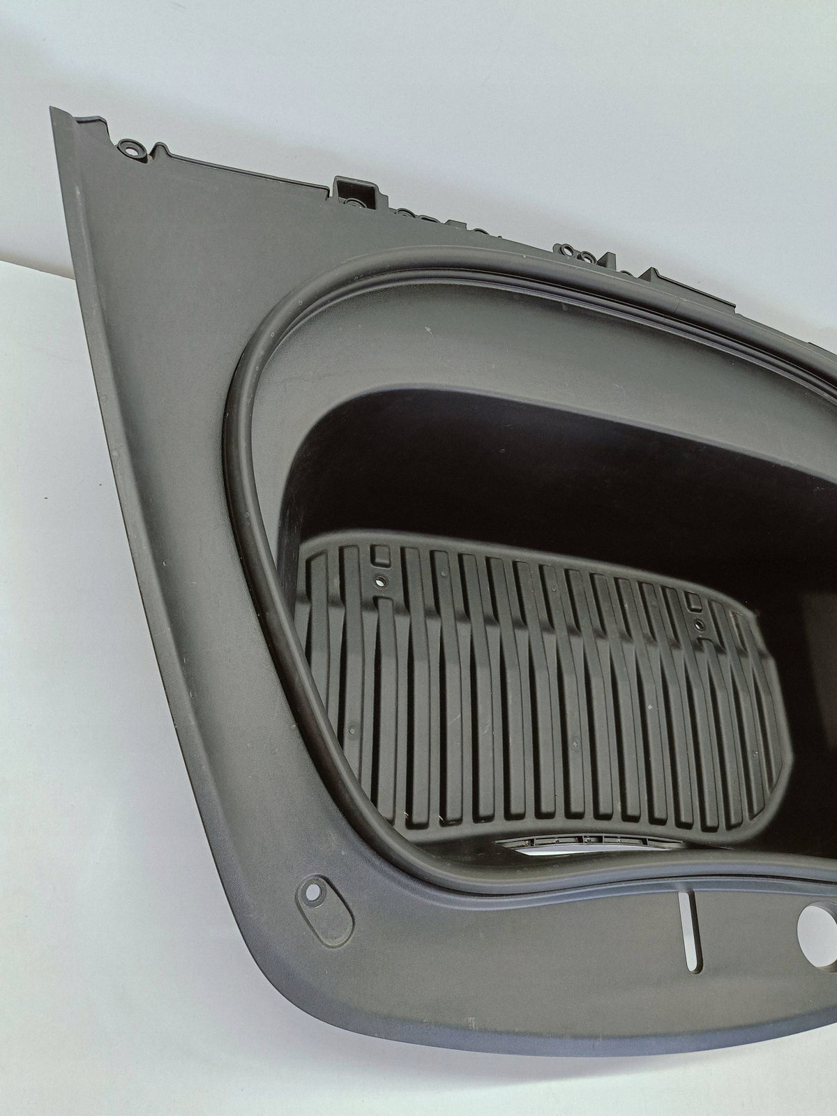 Tesla Model 3 Lift Highland 23- Kufer Wanna Bagażnika Przód 1694495-00-G — zdjęcie 3 z 10