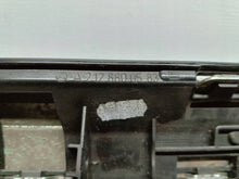 Laden Sie das Bild in den Galerie-Viewer, Mercedes-Benz E W212 09- ATRAPA GRILL ZDERZAKA PRZEDNIEGO A2128800583
