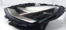 Laden Sie das Bild in den Galerie-Viewer, TESLA MODEL 3 III 17- LAMPA LEWA PRZÓD PRZEDNIA FULL LED 1077375-00-C