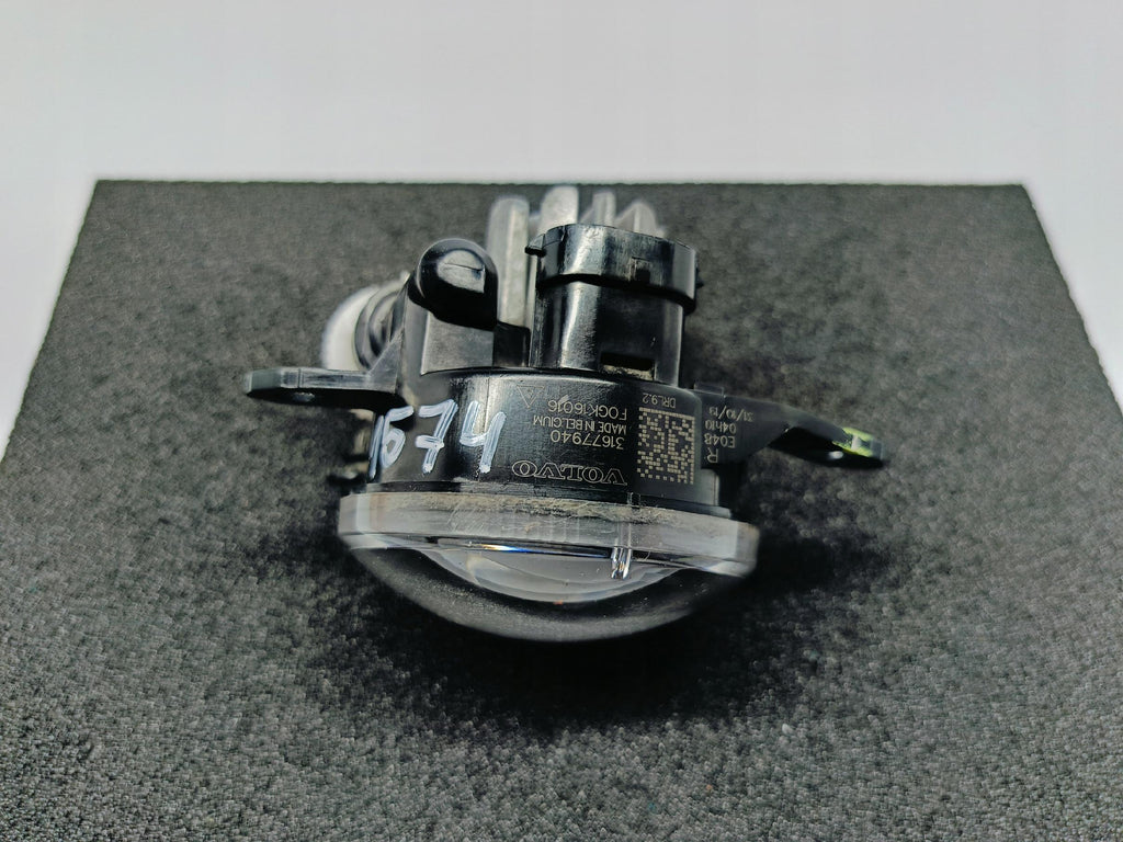 VOLVO V60 II S60 III 18- HALOGEN PRAWY LAMPA PRAWA ŚWIATŁO LED 31677940