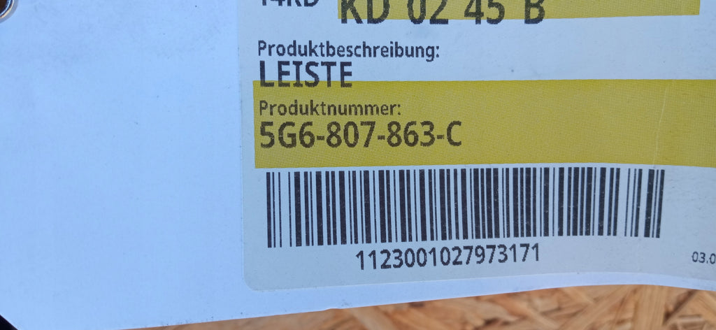 VOLKSWAGEN GOLF VII 7 13- ŚLIZG WSPORNIK ŚRODKOWY ZDERZAKA TYŁ 5G6807863C