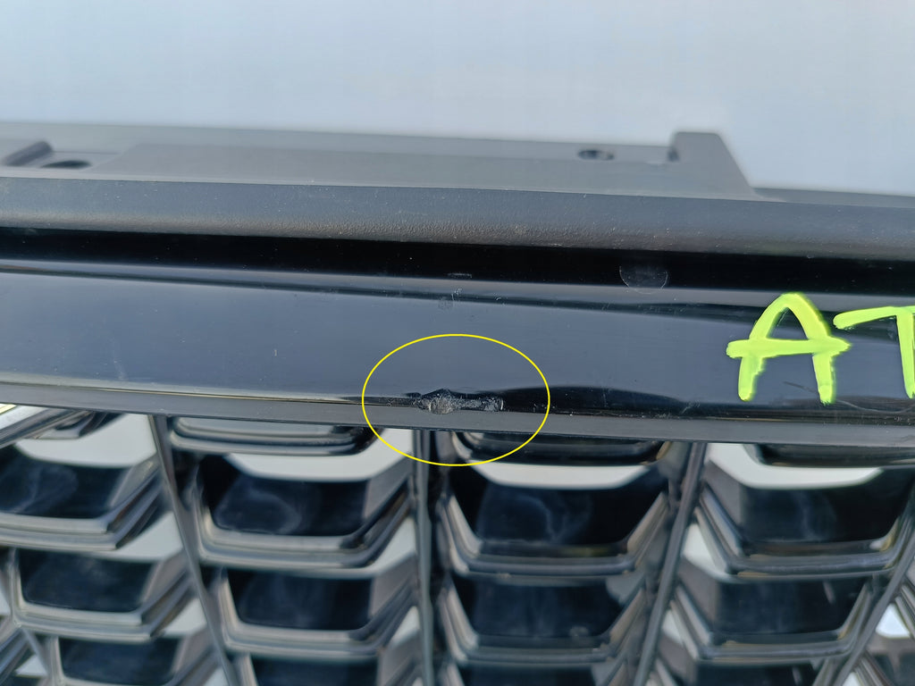 VOLVO XC40 LIFT R-DESIGN 22- ATRAPA GRILL KRATKA ZDERZAKA PRZÓD 32291466
