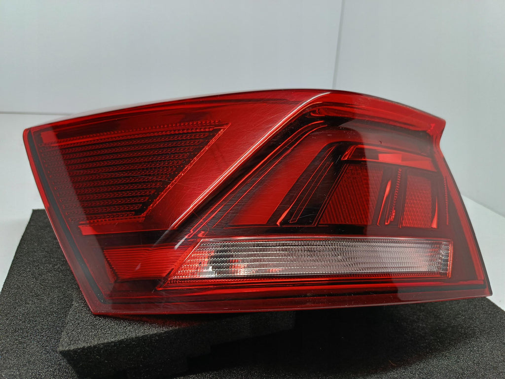 VOLKSWAGEN T-ROC 17- RÜCKLEUCHTE LINKS HINTEN LED 2GA945095A