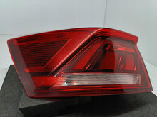 Laden Sie das Bild in den Galerie-Viewer, VOLKSWAGEN T-ROC 17- RÜCKLEUCHTE LINKS HINTEN LED 2GA945095A