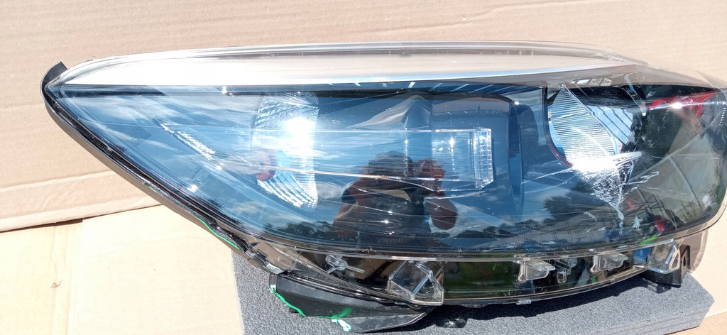 RENAULT CAPTUR I 13- LAMPA REFLEKTOR PRAWY PRZÓD ZWYKŁA H1 260105066R
