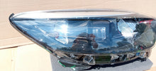 Load image into Gallery viewer, RENAULT CAPTUR I 13- LAMPA REFLEKTOR PRAWY PRZÓD ZWYKŁA H1 260105066R