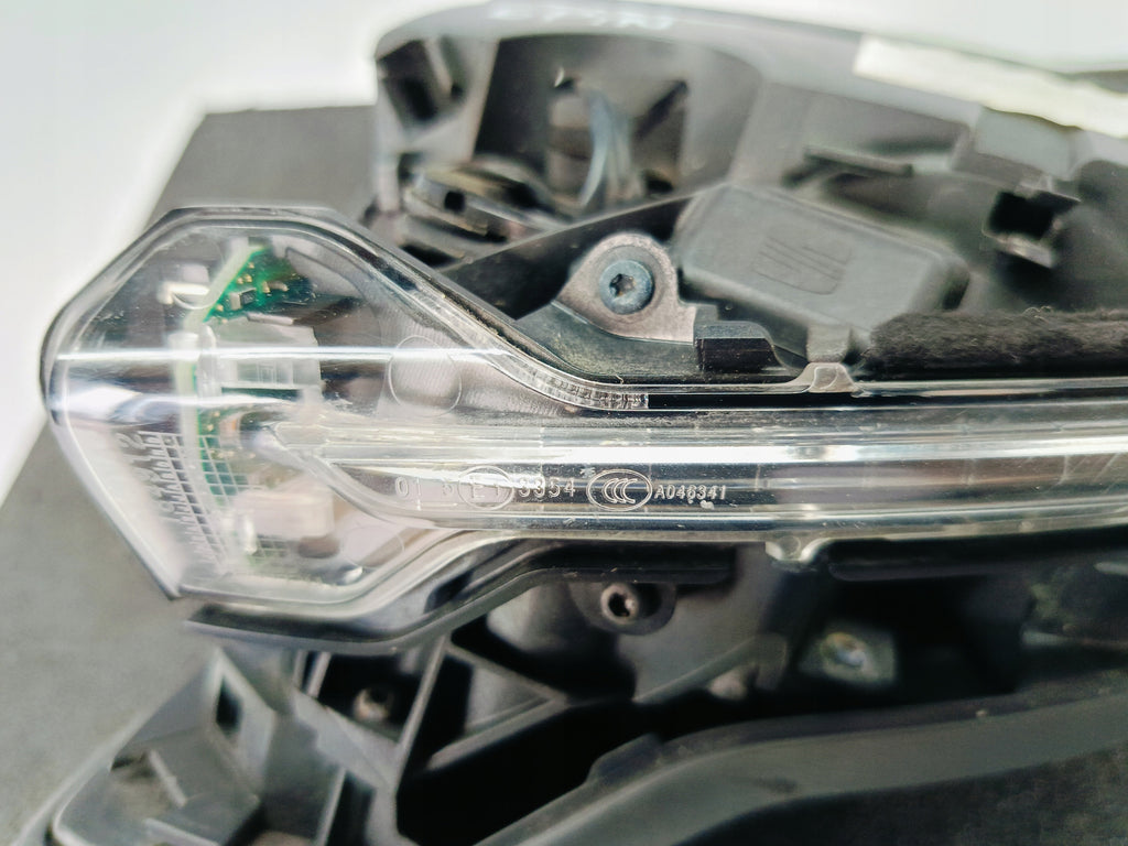 SEAT LEON III 5F1 12- LUSTERKO LEWE 6PIN EU 2128.37.655