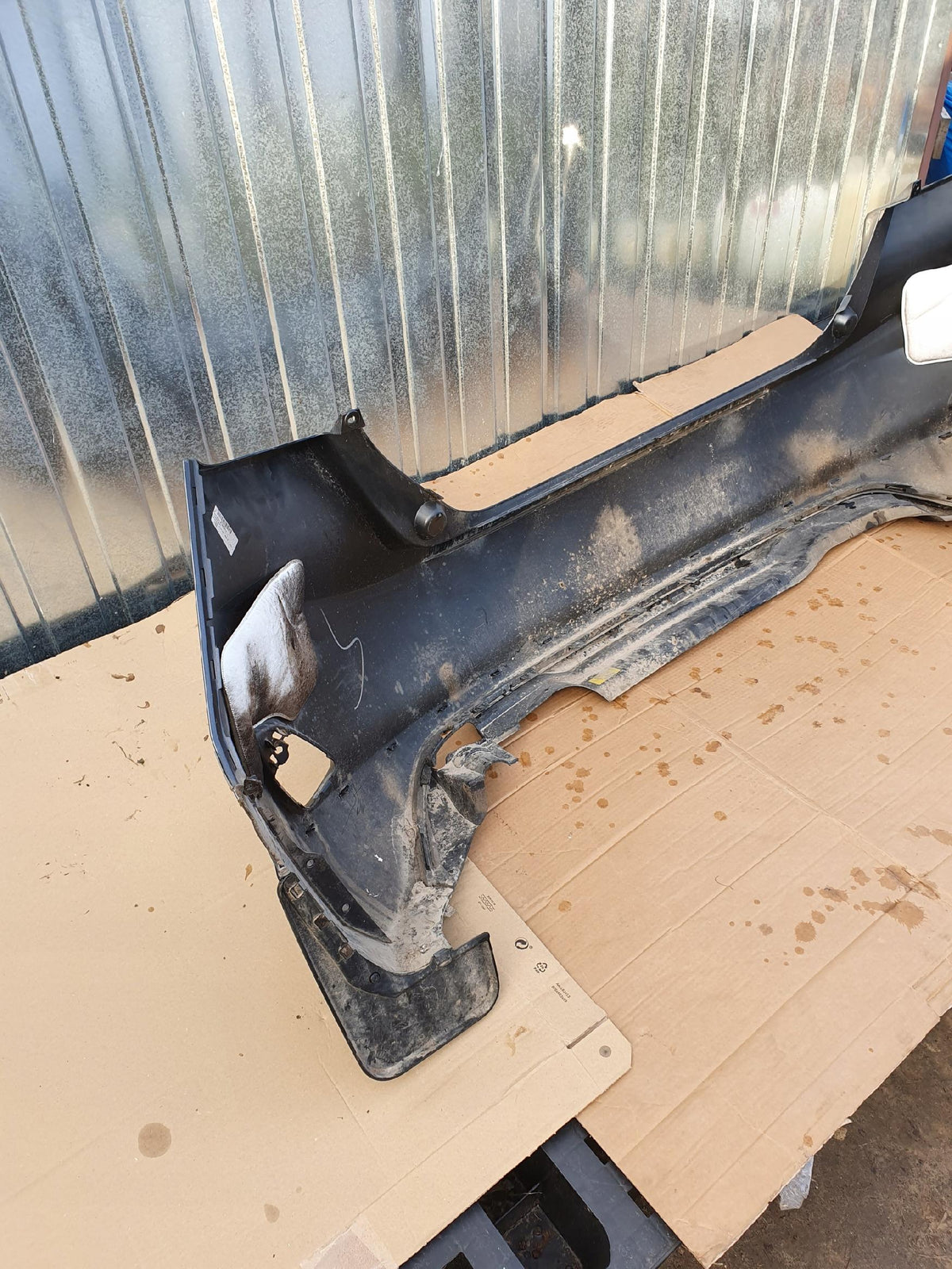 Ford Fiesta MK8 MK 8 Zderzak Tył Tylny — zdjęcie 7 z 8