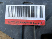 Laden Sie das Bild in den Galerie-Viewer, VOLVO V70 III S80 07- ABSORBER BELKA WZMOCNIENIE ZDERZAKA PRZÓD 30763392
