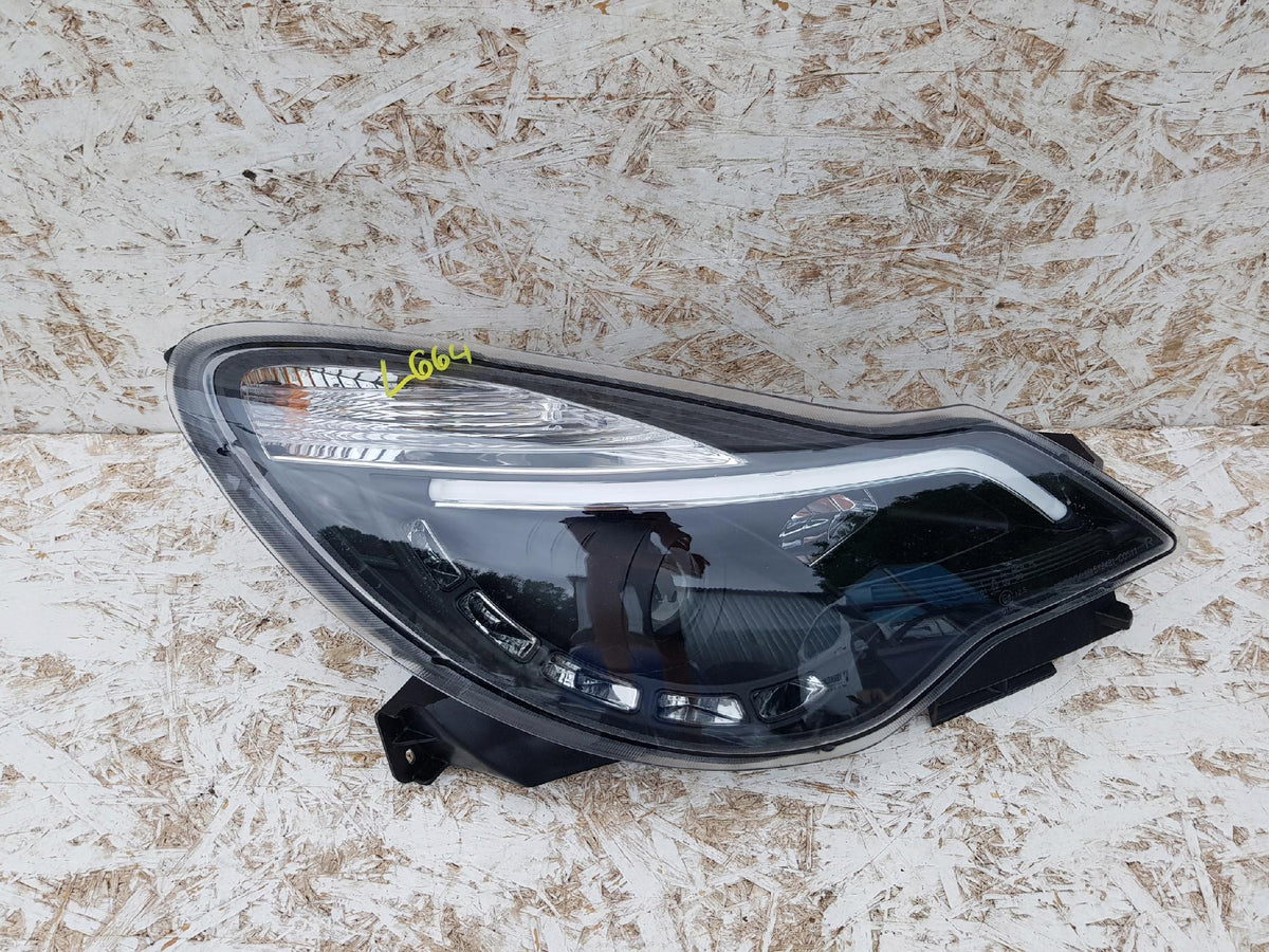Opel Corsa E Lampa Prawa Przód Przednia — zdjęcie 1 z 7