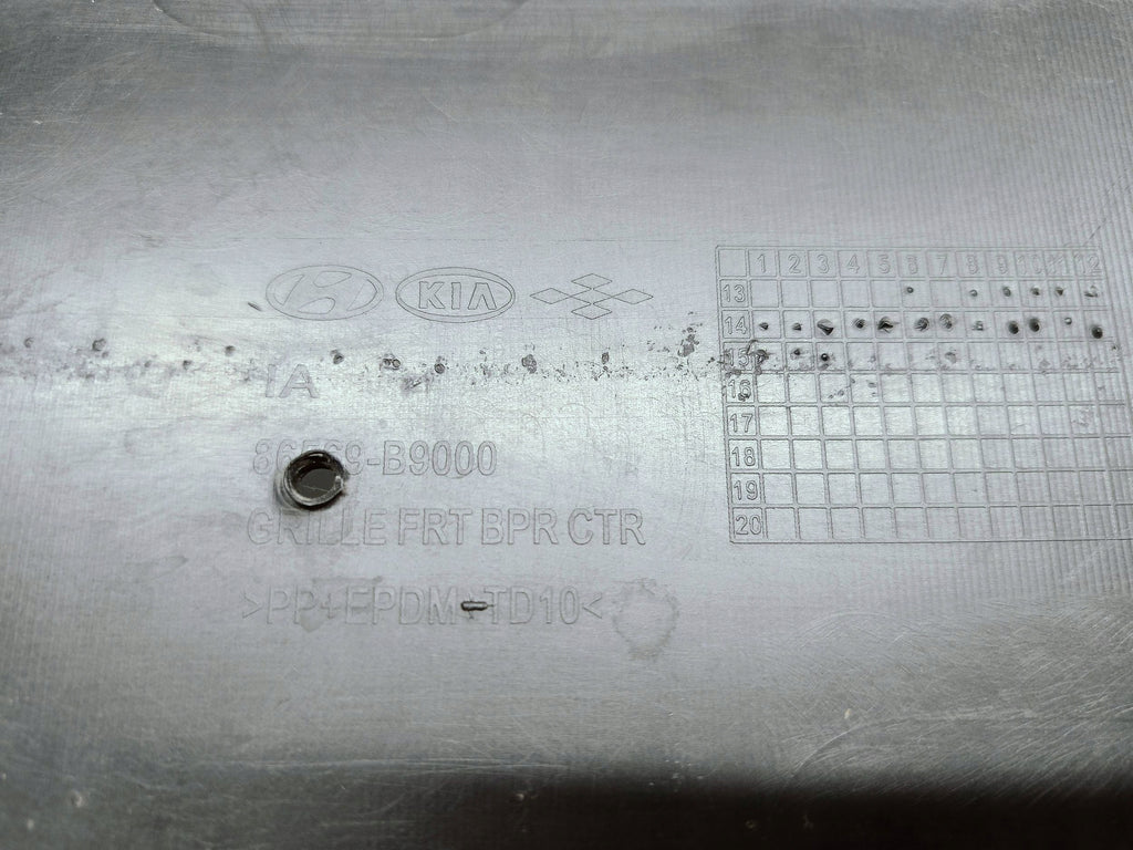 Hyundai i10 II 13- KRATKA ŚRODKOWA ATRAPA GRILL ZDERZAKA PRZÓD 86569-B9000