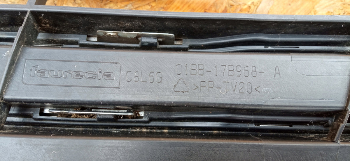 Ford Fiesta MK7 Lift 13- Kühlergrill Grill Gitter Vorne Stossstange C1BB-17B968-A — Foto 10 von 11