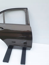 Laden Sie das Bild in den Galerie-Viewer, MERCEDES C-KLASSE 205 W205 LIMOUSINE TÜR HINTEN RECHTS HINTERE RECHTE A2057320210