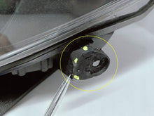 Laden Sie das Bild in den Galerie-Viewer, Toyota Yaris III LIFT 14- LAMPA LEWA PRZÓD PRZEDNIA SOCZEWKA KOITO 0D-160